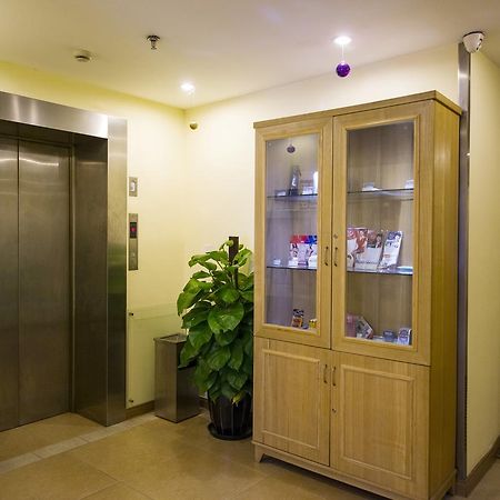 Home Inn Shanghai Lujiabang Road Metro Station Xangai Exterior foto